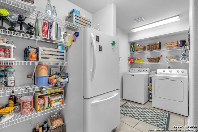 Listing photo id 14 for 7715 Beechnut Oak