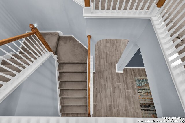 Listing photo id 18 for 7715 Beechnut Oak