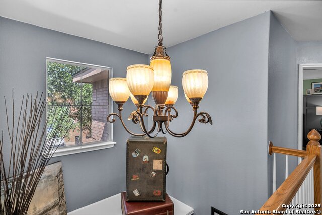 Listing photo id 19 for 7715 Beechnut Oak
