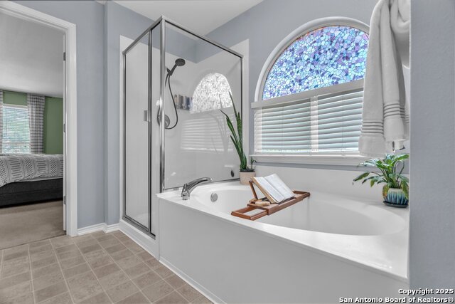 Listing photo id 25 for 7715 Beechnut Oak