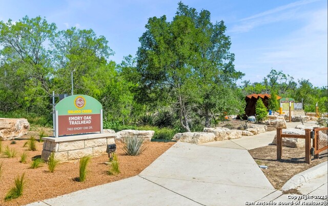 Listing photo id 39 for 7715 Beechnut Oak