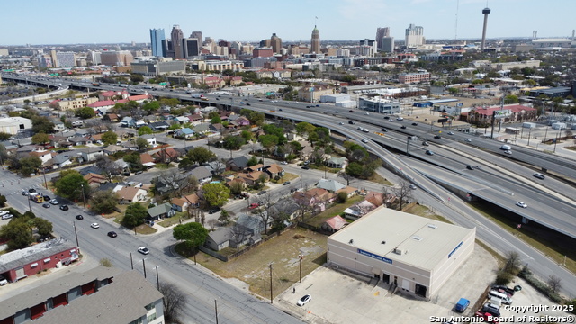 Listing photo id 1 for 1018 Frio Lot 20 S
