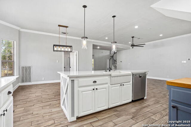 Image 10 of 33 For 838 Georg Oaks