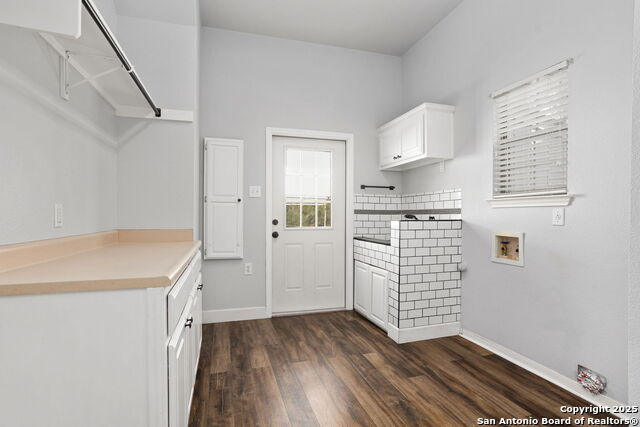 Image 13 of 33 For 838 Georg Oaks