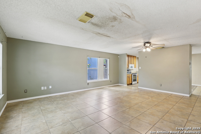 Image 10 of 40 For 15527 Legend Springs