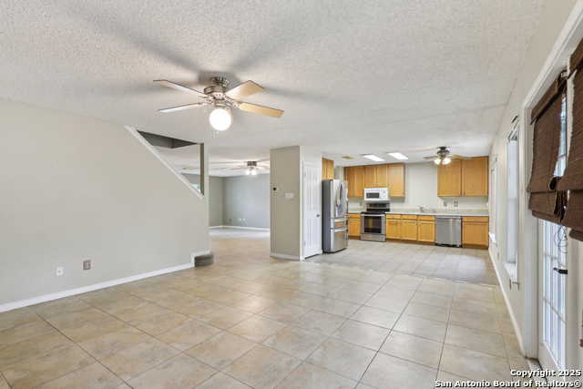 Image 13 of 40 For 15527 Legend Springs