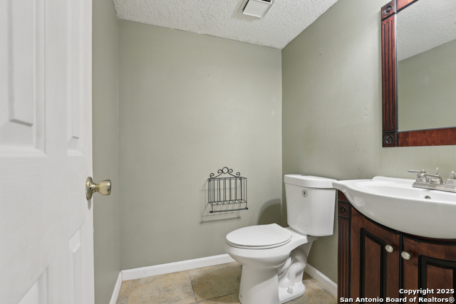 Image 17 of 40 For 15527 Legend Springs