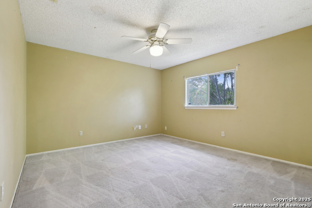 Image 22 of 40 For 15527 Legend Springs