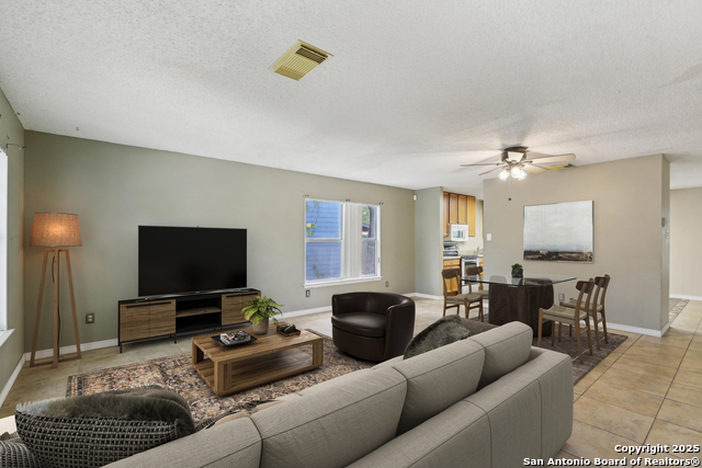 Image 3 of 40 For 15527 Legend Springs