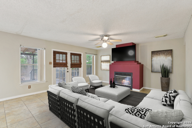 Image 4 of 40 For 15527 Legend Springs
