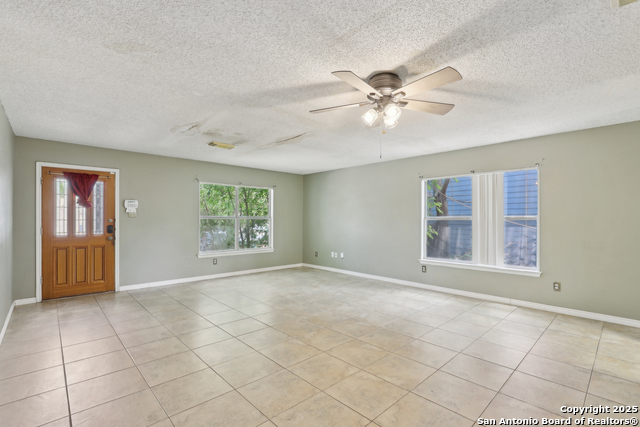 Image 8 of 40 For 15527 Legend Springs