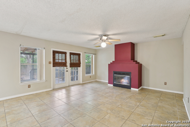 Image 9 of 40 For 15527 Legend Springs