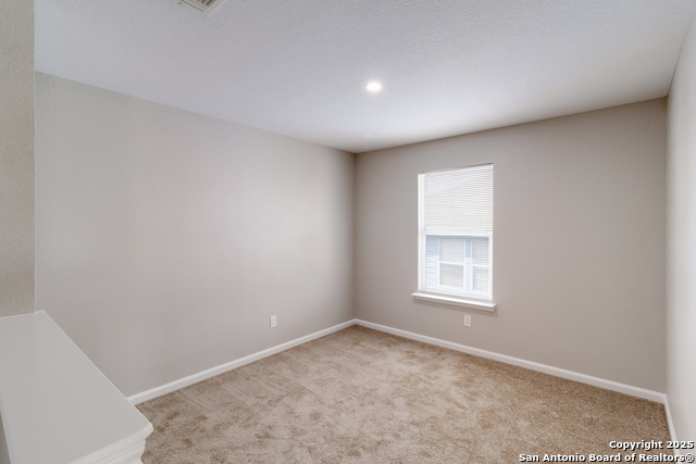 Listing photo id 17 for 9618 Copper Falls