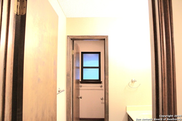 Image 31 of 34 For 9118 Fox Briar