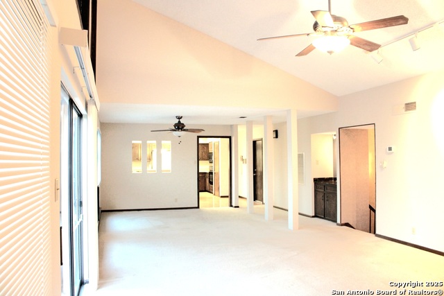 Image 8 of 34 For 9118 Fox Briar