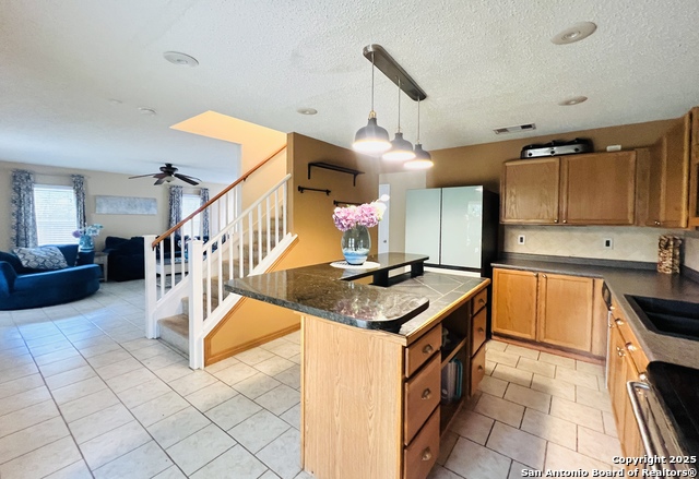 Listing photo id 13 for 9208 Bowen