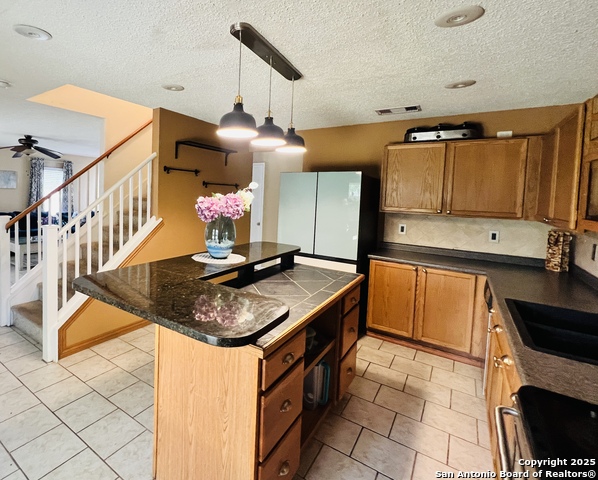 Listing photo id 14 for 9208 Bowen