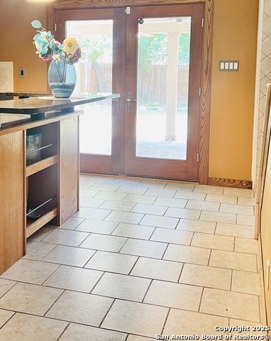 Listing photo id 18 for 9208 Bowen