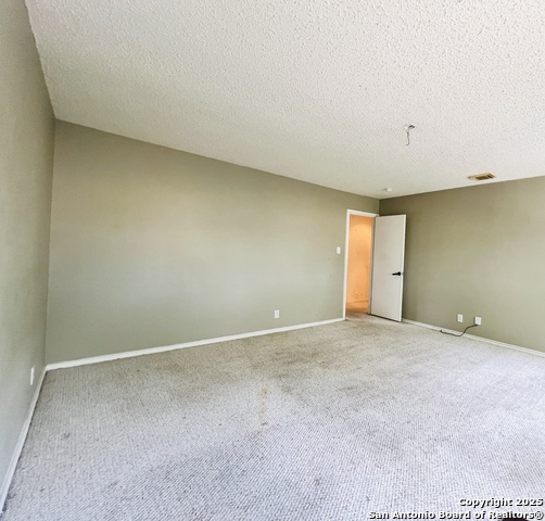 Listing photo id 22 for 9208 Bowen