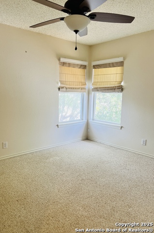 Listing photo id 33 for 9208 Bowen