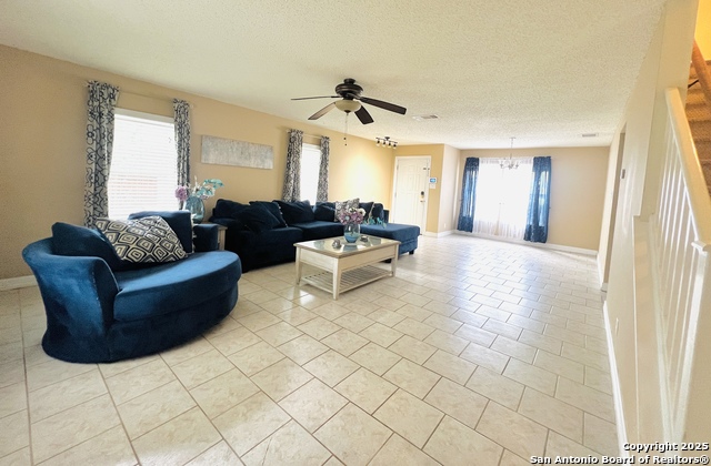 Listing photo id 3 for 9208 Bowen