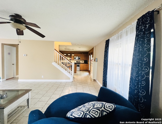 Listing photo id 4 for 9208 Bowen