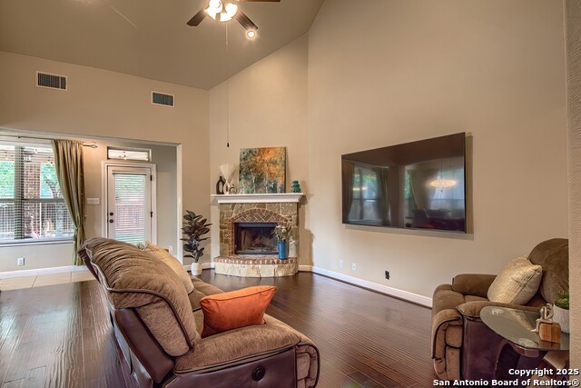 Listing photo id 8 for 3811 Mira Mesa