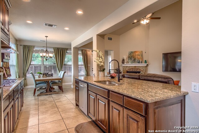 Listing photo id 12 for 3811 Mira Mesa