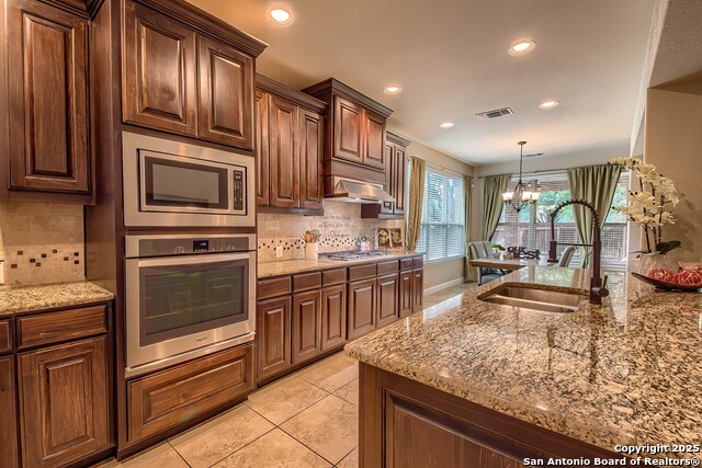 Listing photo id 13 for 3811 Mira Mesa