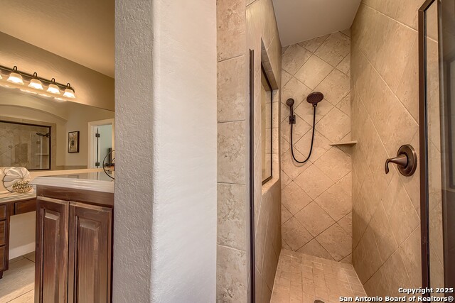 Listing photo id 25 for 3811 Mira Mesa
