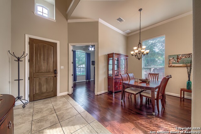 Listing photo id 4 for 3811 Mira Mesa