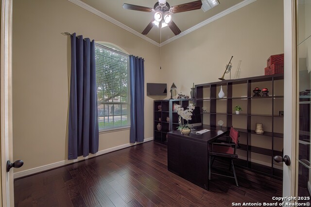 Listing photo id 5 for 3811 Mira Mesa