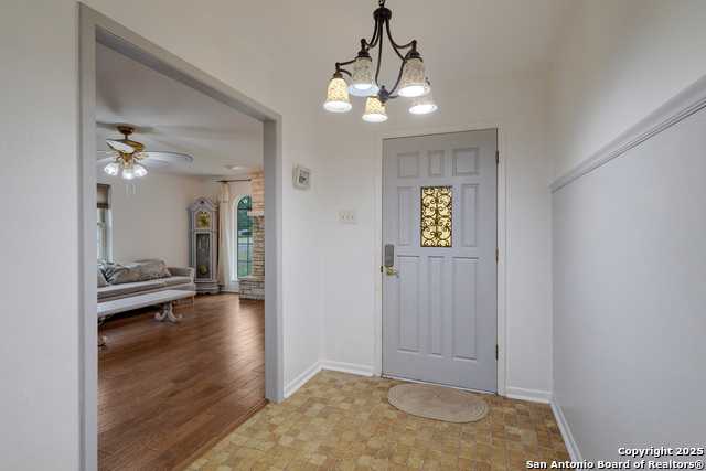 Listing photo id 0 for 109 Briarwood