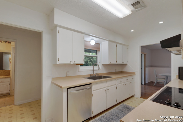 Listing photo id 6 for 109 Briarwood