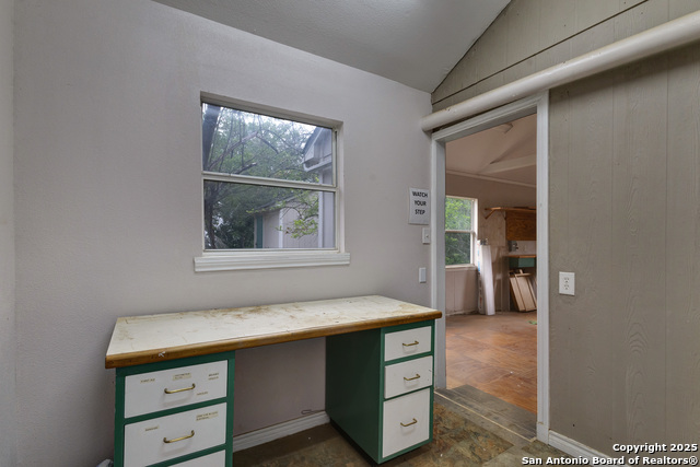 Image 30 of 40 For 1306 Lytle