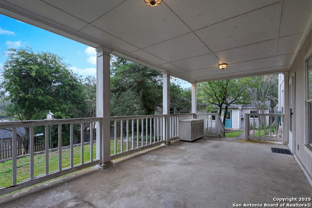 Image 32 of 40 For 1306 Lytle