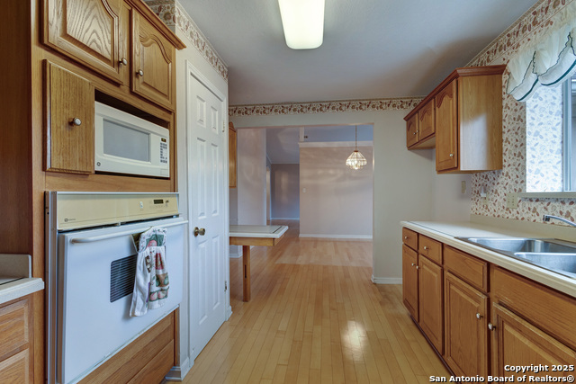 Image 9 of 40 For 1306 Lytle