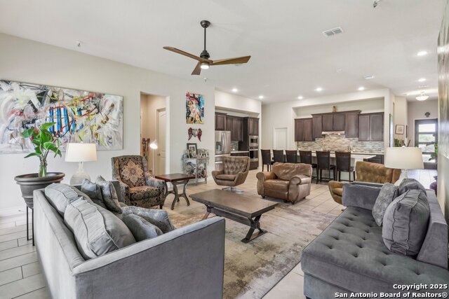 Listing photo id 1 for 28115 Baldacci