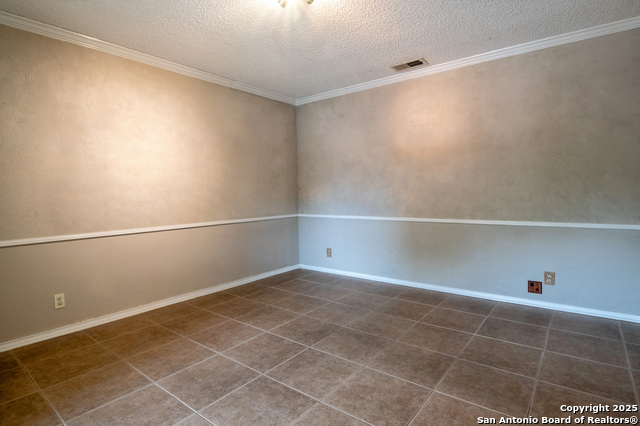 Listing photo id 11 for 7122 Ranch Hill Dr