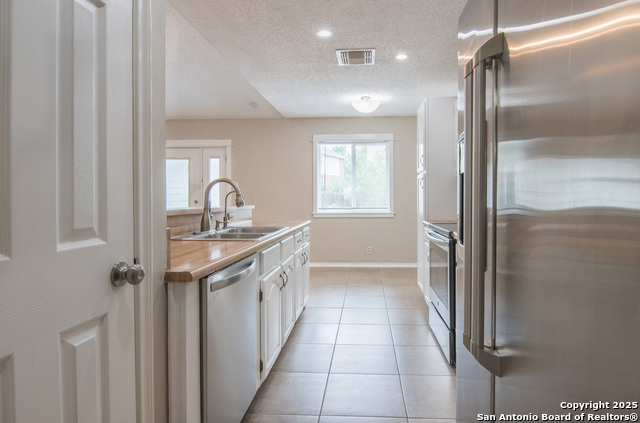 Listing photo id 4 for 7122 Ranch Hill Dr
