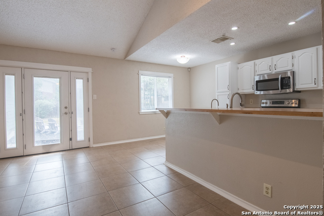 Listing photo id 7 for 7122 Ranch Hill Dr