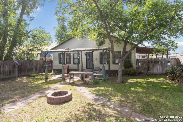 Image 25 of 27 For 859 Pine St  