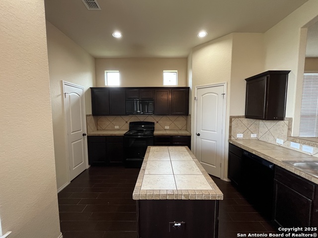 Image 11 of 29 For 522 Creekside Circle