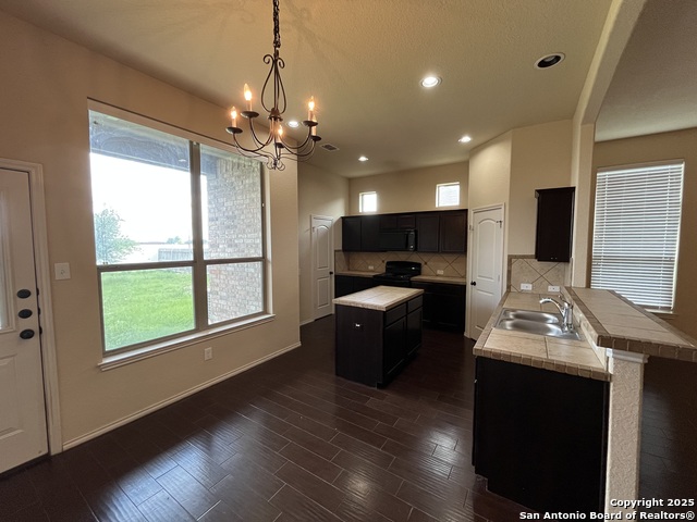 Image 7 of 29 For 522 Creekside Circle