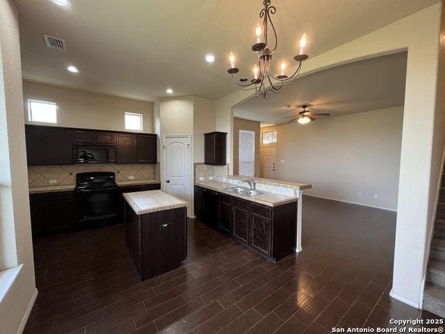 Image 9 of 29 For 522 Creekside Circle