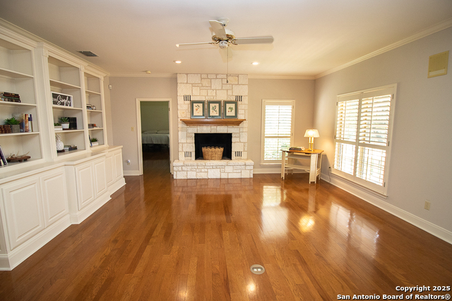 Image 7 of 53 For 8333 Triple Crown