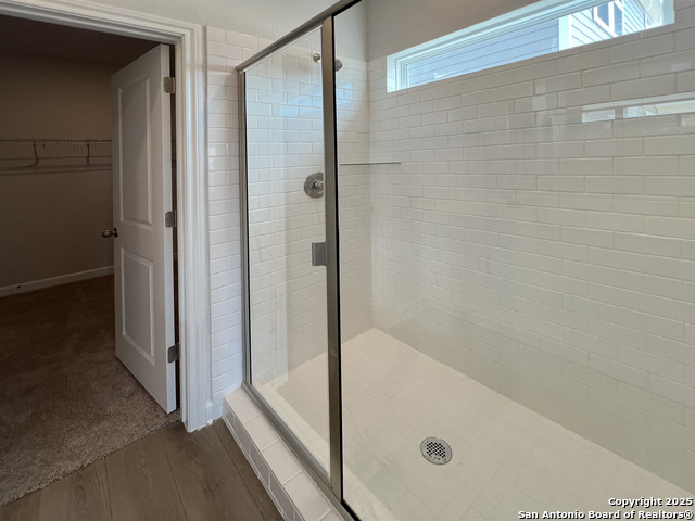 Listing photo id 14 for 14728 Sycamore Crossing