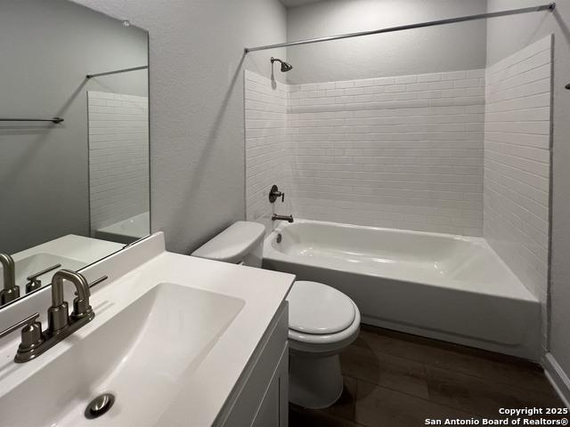 Listing photo id 18 for 14728 Sycamore Crossing