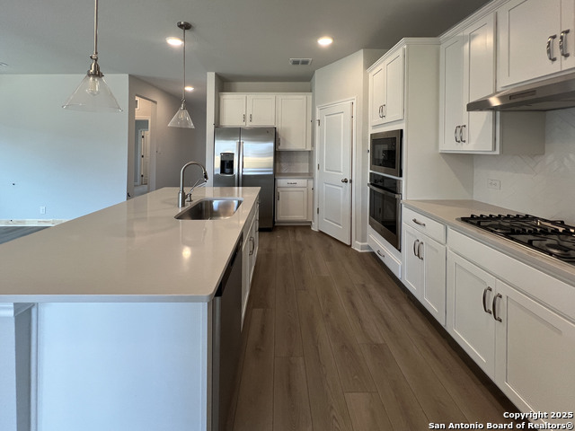 Listing photo id 5 for 14728 Sycamore Crossing