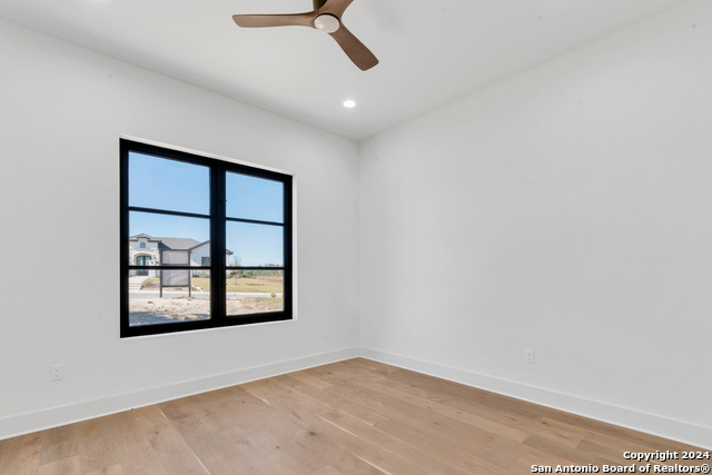 Listing photo id 9 for 23014 Crafty Ridge